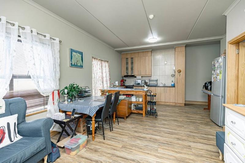 1 Bedroom Property for Sale in Bellair Western Cape